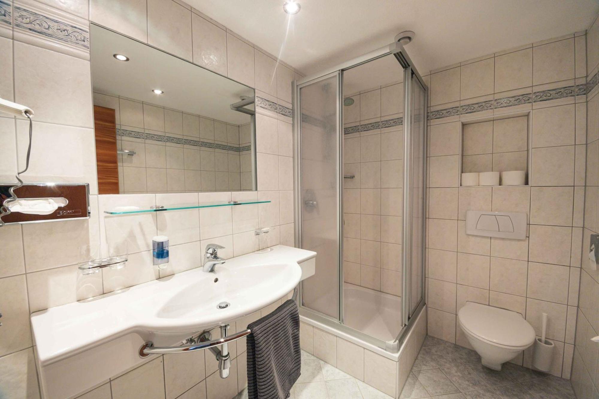 Tirolerhof Hotell Serfaus Rum bild