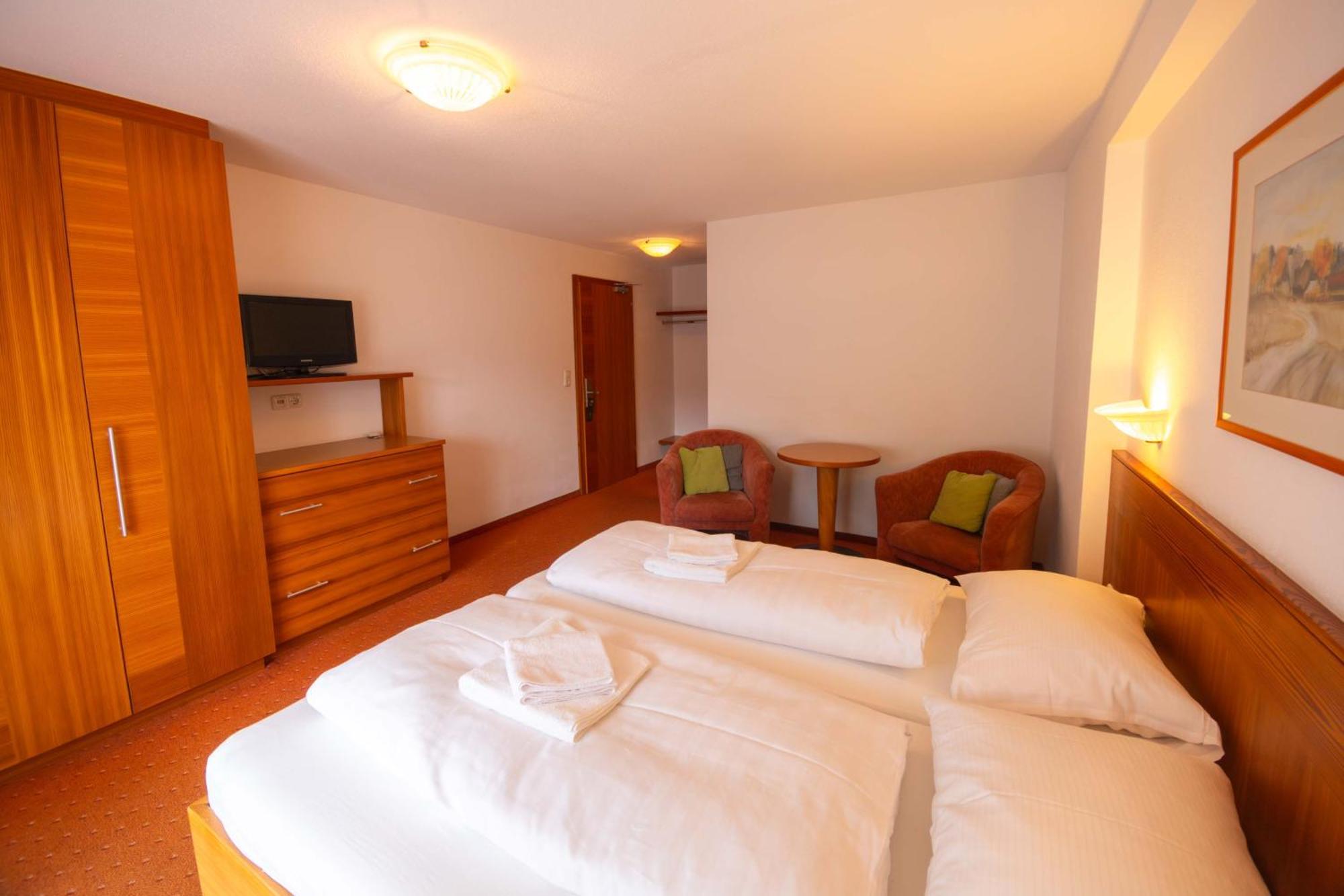 Tirolerhof Hotell Serfaus Rum bild