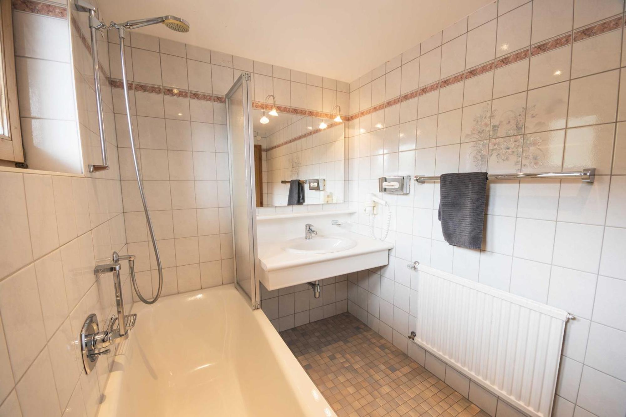 Tirolerhof Hotell Serfaus Rum bild